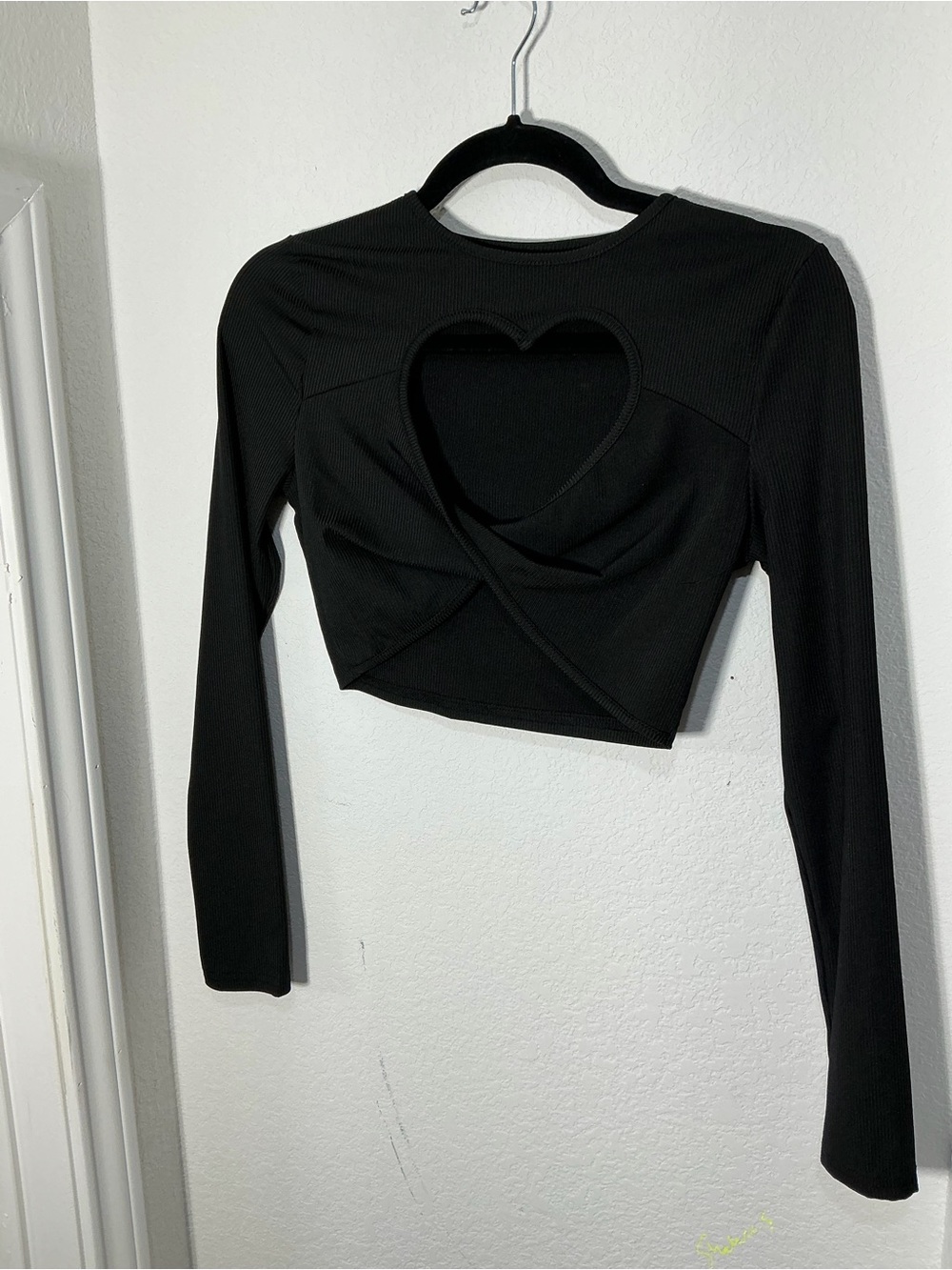 Black Heart Cutout Long-Sleeve Crop Top